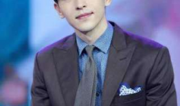 鄧倫短視頻,展現(xiàn)多面魅力，演繹青春活力